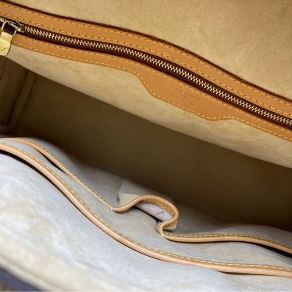 344 Pre Owned Authentic Louis Vuitton Monogram Rivoli Soft Briefcase Bag MI1918 - Picture 4 of 11